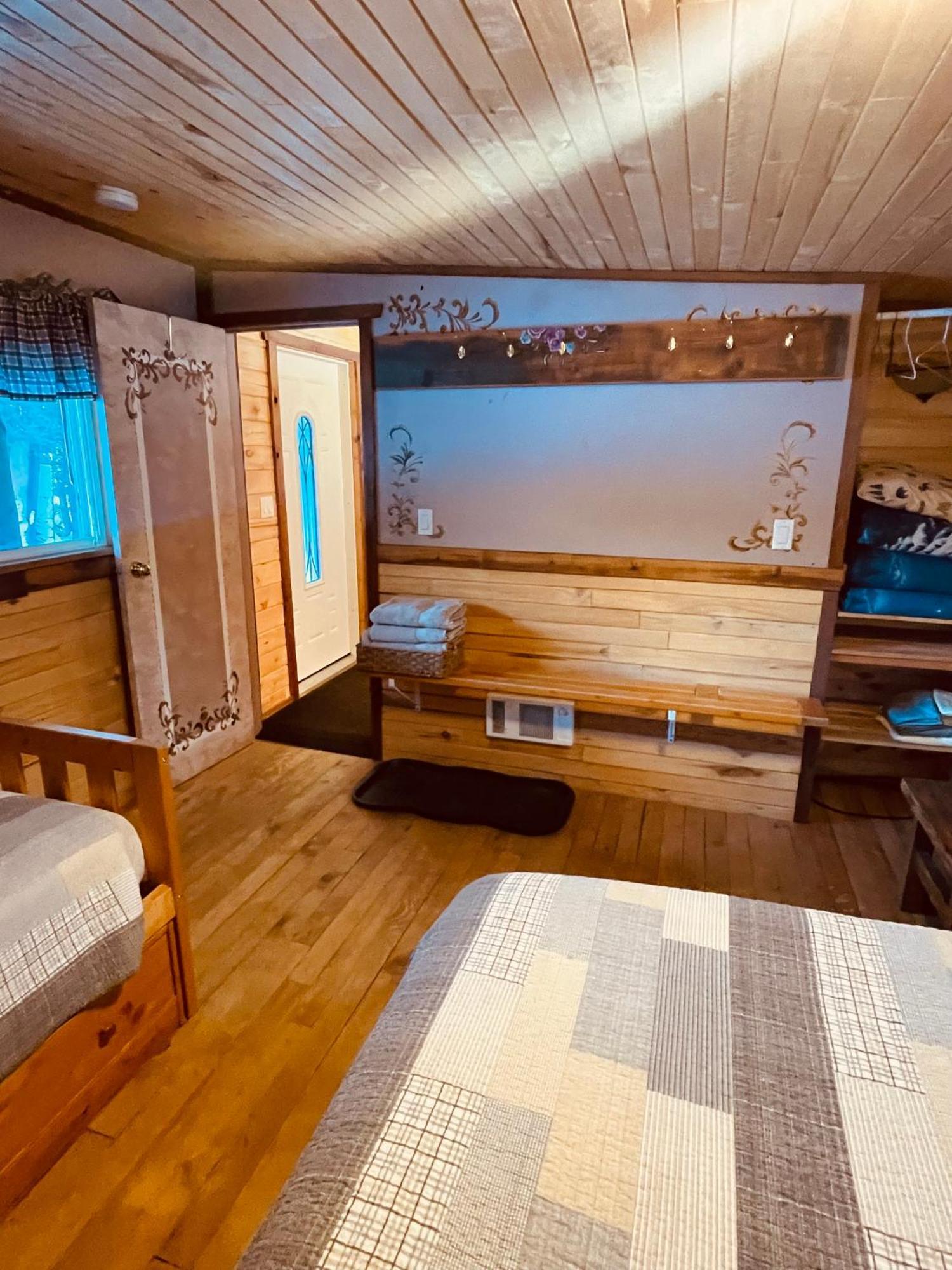 萨米特河畔小屋及露营地酒店 维勒蒙特 外观 照片