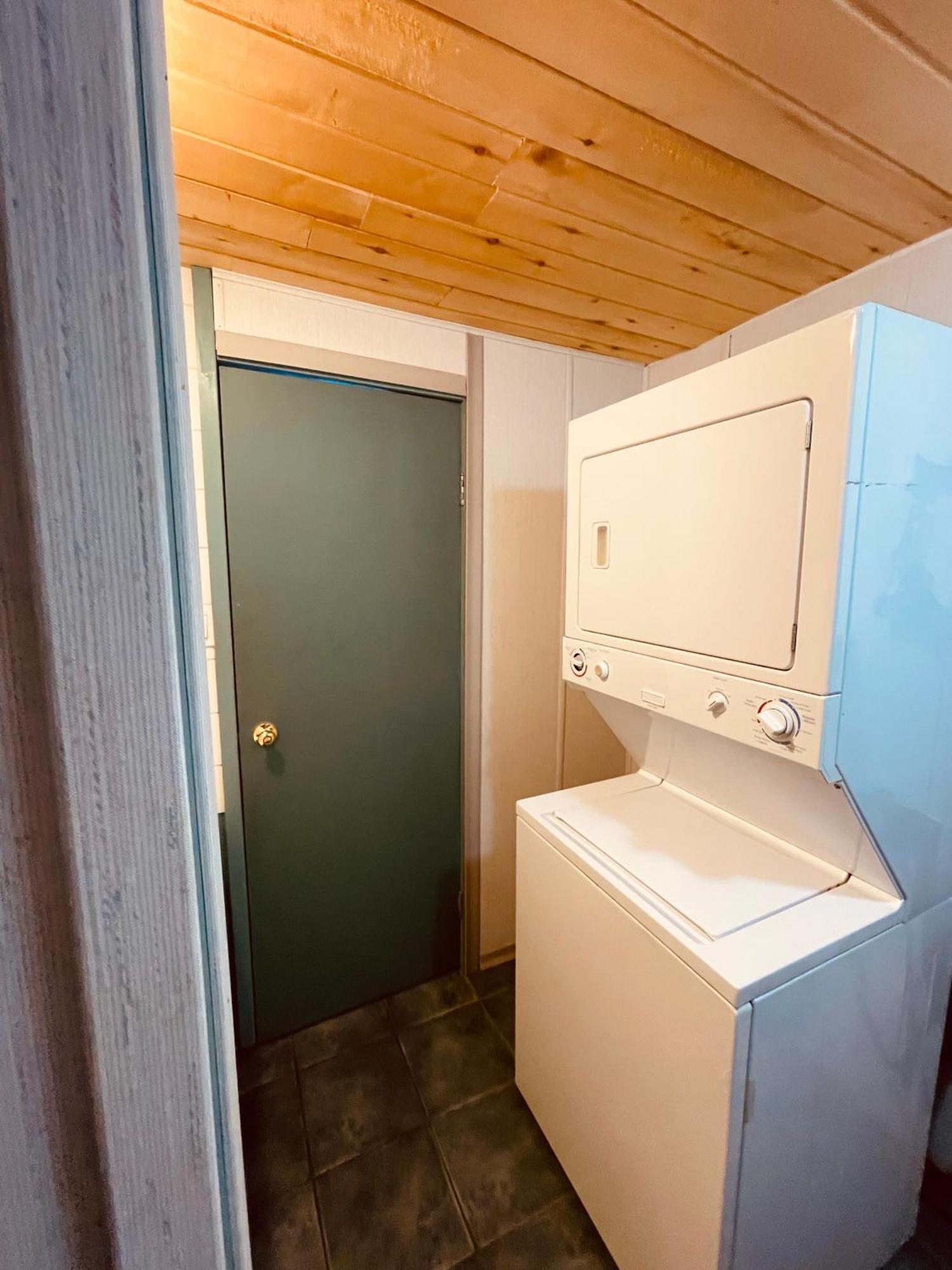 萨米特河畔小屋及露营地酒店 维勒蒙特 外观 照片